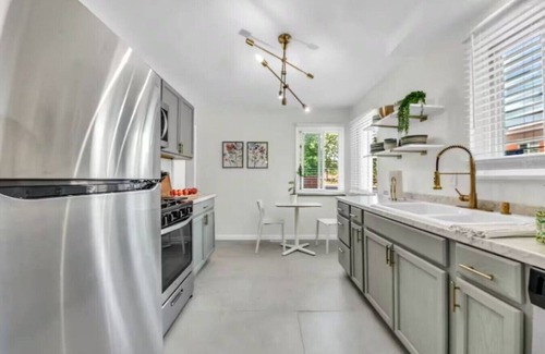 Detroit Casa | Grosse Pointe/Detroit Relaxing Family Home