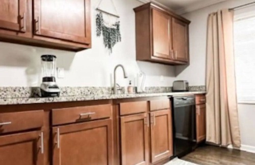 Grosse Pointe Apartamento | Grosse Pointe Retreat | 3BR, Sleeps 8 & Relaxing