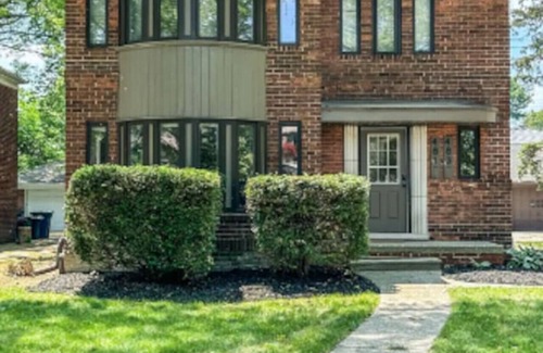Grosse Pointe Apartamento | Grosse Pointe Retreat | 3BR, Sleeps 8 & Relaxing