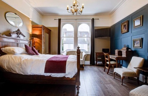 Wallington North Apartamento | Grosvenor Road's Normanhurst Studio: A Quaint and Delightful Abode