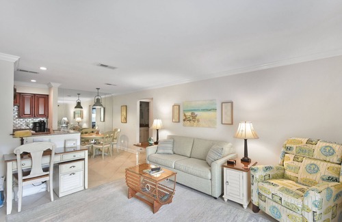 Demere Park Condominio | Caminata al pueblo. Corta distancia a la playa. 2 piscinas 1 calentado