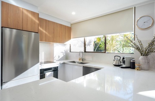 Surfers Paradise Apartamento | Ground Floor apartment 100m from the beach, heated pool