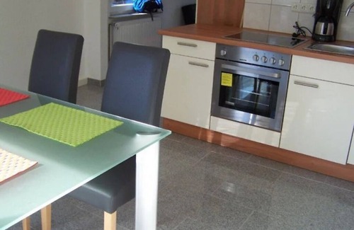 Uttel Apartamento | Ground floor apartment only approx. 3 minutes walk to the museum harbor