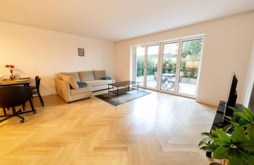 Enge Apartamento | Ground floor apartment - Peaceful living in the city of Zürich