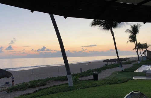 San Pedro Mixtepec Condominio | Ground floor beachfront, poolside, arguably, the best location you can get.