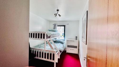 Castle Apartamento | Ground Floor Beach Front Apartment