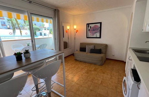 Almadraba-Canyelles Apartamento | Piso planta baja salida piscina AV-03