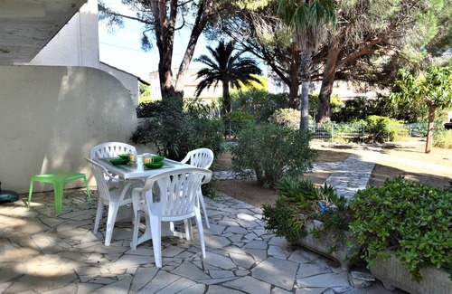 Cavaliere Apartamento | ¡Apartamento para 4 personas con jardín, cerca de la playa de Cavalaire!