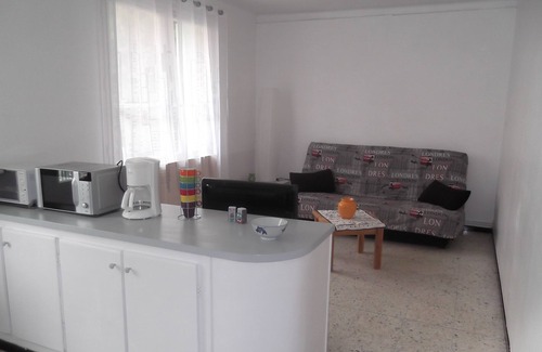 Salses-le-Chateau Cabaña | Planta baja 2/4 pers amplia terraza y jardín privado + Jacuzzi, 15m Mar
