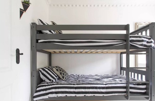 Ealing Apartamento | Ground Floor - Large Luxury 4 Bedroom Apartment With Parking & Garden