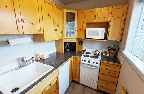 Sunriver Condominio | Ground Floor, One Bedroom Condo with Complex Pool and Hot Tub, A/C unit PWDA5