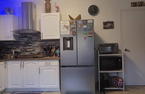 Washington Condominio | Ground Floor, Spacious 2 bedroom Ensuites, Corner Unit, Newly Remodeled.
