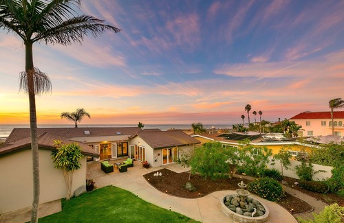 Sunset Cliffs Casa | Ground-floor studio with kitchenette, grill, and alfresco dining