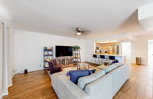 Tempe Casa | Ground-floor townhome with private yard/patio & on-site pools - dog-friendly