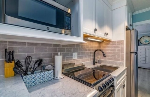 North Shore Condominio | Ground level condo with pool and wifi