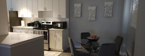 Connaught Apartamento | Ground-Level Gem: 2-Bedroom City Retreat
