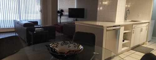 Connaught Apartamento | Ground-Level Gem: 2-Bedroom City Retreat
