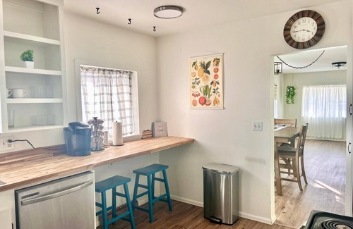 Northtown Casa | Group-Friendly 4 bed home in Garland District