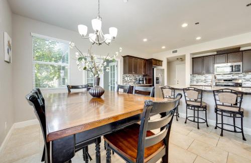 Visalia Casa | Group Getaway 5 Mi to Dtwn Visalia