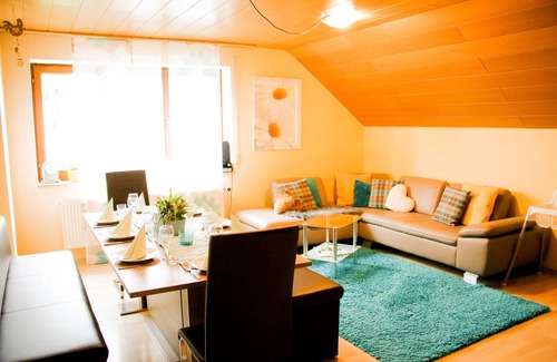 Hayingen Apartamento | Group holiday apartment "Dorfglück", 180sqm, garden, balcony, 3 bedrooms, 1 multi-bed room, max. 13 people