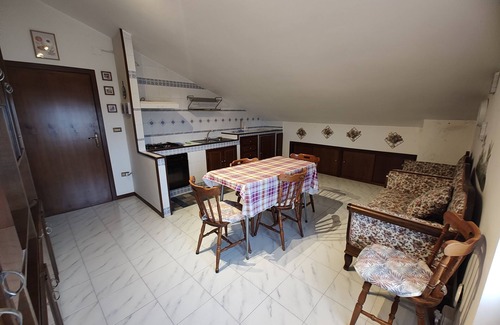Massa d'Albe Casa | Group home. Beautiful panorama. Close to local tourist attractions.