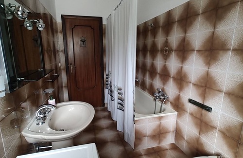 Massa d'Albe Casa | Group home. Beautiful panorama. Close to local tourist attractions.