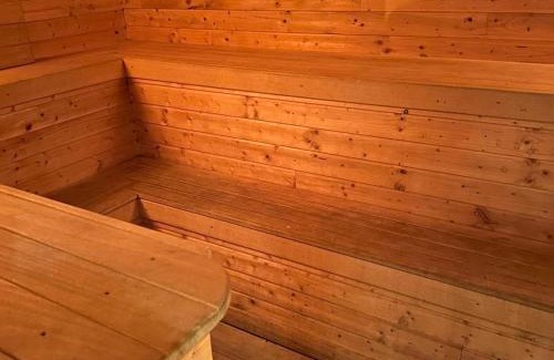 Berismenil Casa | Group Home in La Roche with sauna