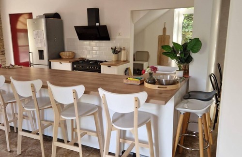 Molesme Casa | Group home in Burgundy: L'Antre Amis - Spacious accommodation for family and friends