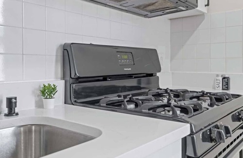 North Bergen Apartamento | Group Retreat 15Min > NYC, MetLife, Mall + Free Parking