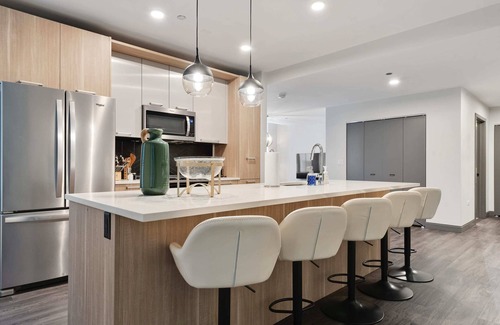 Downtown Chicago Apartamento | Group Stay: 3 Modern 2BR Units, Great Amenities