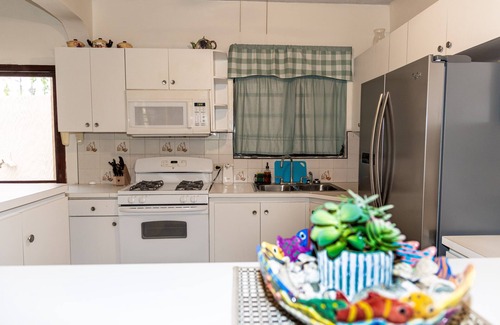 Flag Hill Casa | (Group Villa) Eagles Nest by the Beach