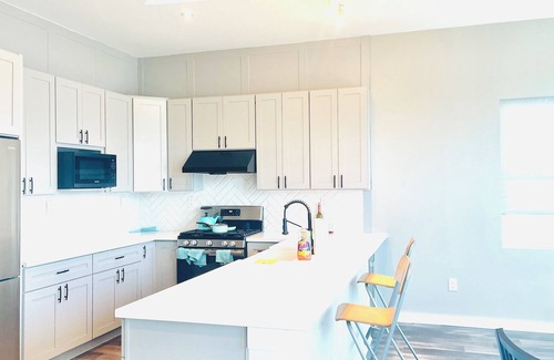 Northside Casa | Groups, family, ball game fans, weddings, conference stay