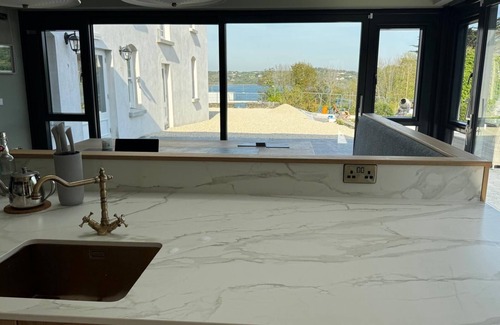 Schull Casa | Grove House Schull, Harbour Views, walking distance to all amenities