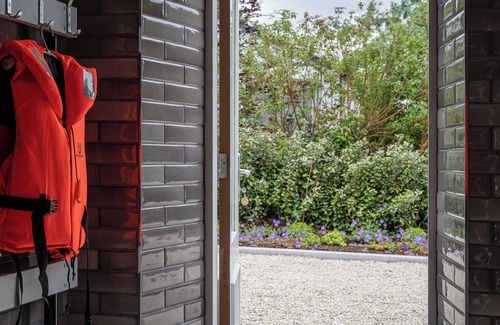 Schull Casa | Grove House Schull, Harbour Views, walking distance to all amenities