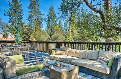 Groveland Casa | Groveland Cabin with Outdoor Perks and Game Room