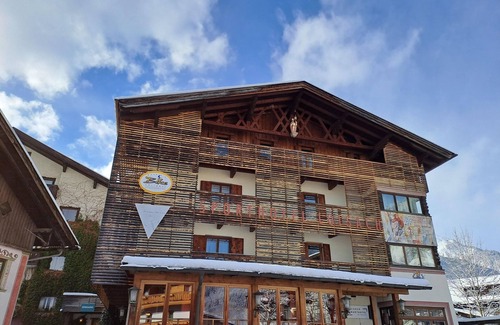Lermoos Casa | Grubigsteinzimmer 57 Kat.2 Blick Richtung Piste - Loisach Smarthotel by Keyone