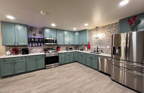 Gruene Casa | Gruene Gables: 3 Bedroom 3 Bath House with Private Pool