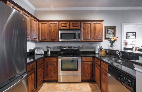 Gruene Condominio | Gruene Getaway: River View Condo Steps from Music & Dining in Historic Gruene