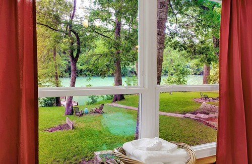 Gruene Casa | Gruene River Haven - High & Dry On The River