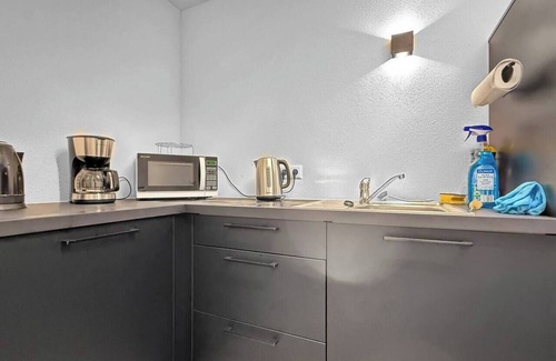 Karlshohe Apartamento | Group Retreat | Sleeps 17 | SGT.