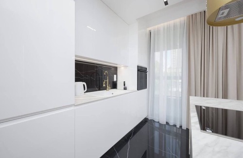 Mirow Apartamento | Grzybowska 37 Warsaw | Prestigious Apartment | Balcony | Parking