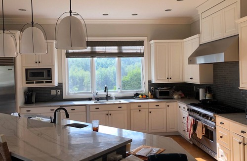 Great Barrington Casa | Gt. Barrington Compound w/ Scenic Mountain View(s)