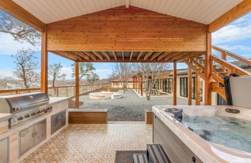 Kerrville Casa | Guadalupe Bluff Modern House