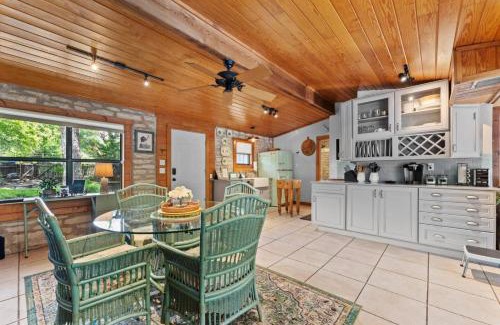Canyon Lake Casa | Guadalupe River Cabin with Kayaks and BBQ