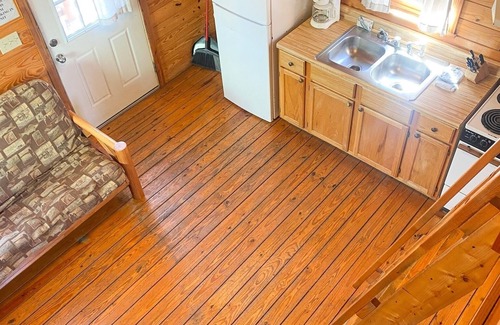 New Braunfels Cabina | Guadalupe River Lofted Cabin