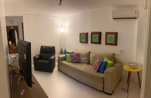 Centro Apartamento | Guarapari Centro - Praia das Castanheiras Beach Front Air Conditioning and Wi-Fi