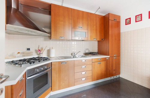 Morivione Apartamento | Guest Host- Milan University Bocconi Terrace Apt!