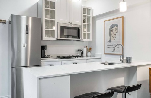 Collingwood Casa | Guest House 12 min to skiing, Free parking, Downtown Collingwood