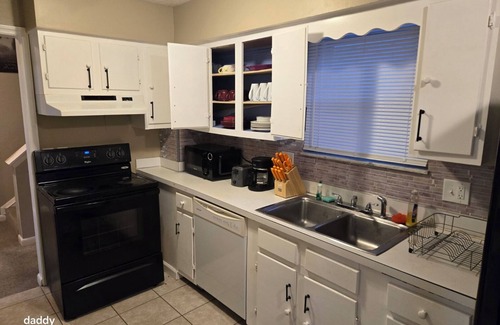 Reynoldsburg Casa | GUEST-HOUSE # 3: Charming 3-bedroom house in lovely Reynoldsburg