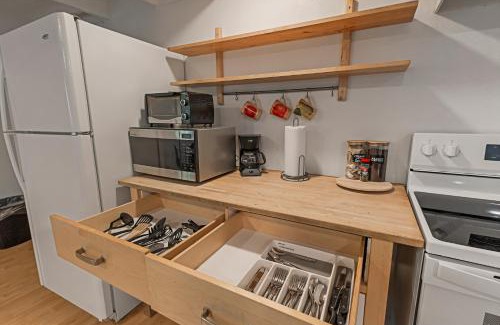 Chico Casa | Guest House, Accessible to Downtown, & Fast WiFi!